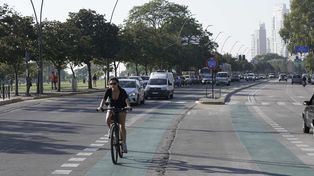 Rosario amaneció con nubosidad y bastante calor. Se esperan tormentas.