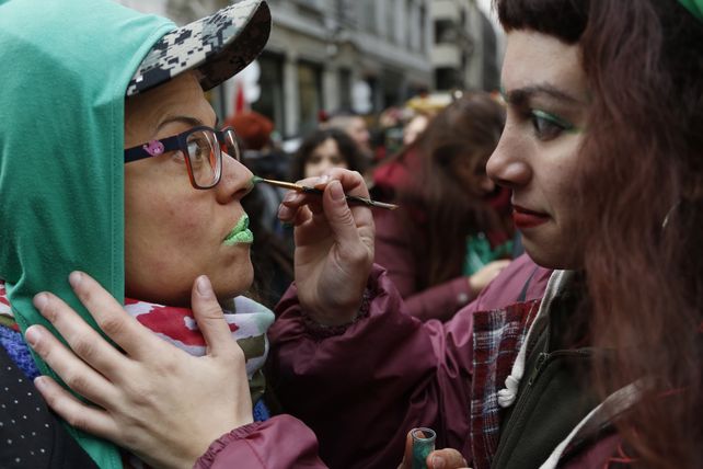 La ley de aborto legal obtuvo la media sanción de la Cámara de Diputados