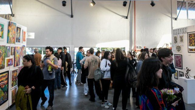 Tres días de arte frente al río: cerró la Feria de Arte Paraná