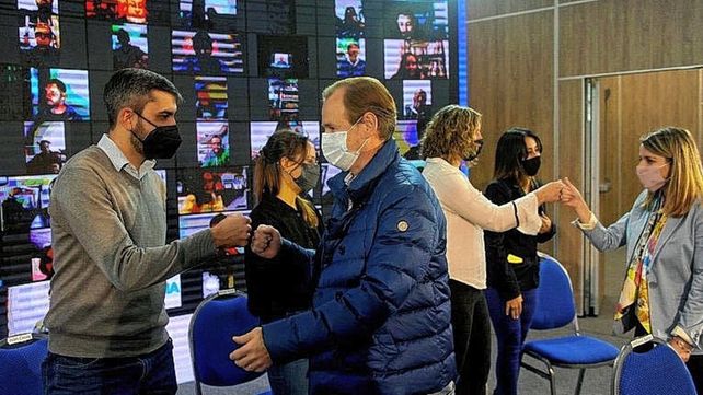 Hackearon un acto de Bordet y aparecieron personas teniendo sexo en la transmisión
