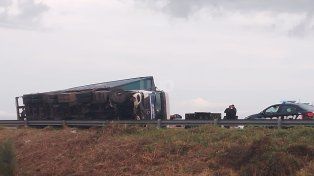 Vuelco de un camión en Circunvalación Oeste