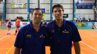 Los hermanos Kranenborg crecen en el árbitraje nacional de vóley
