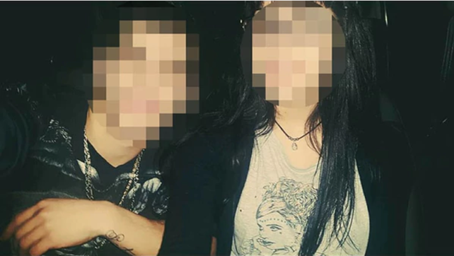 Hallaron a una pareja de jóvenes baleada adentro de un auto y sospechan de un pacto suicida Hallaron a una pareja de jóvenes baleada adentro de un auto y sospechan de un pacto suicida