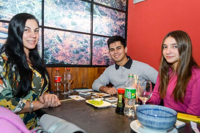 Perla Palumbo, Agustín Leguizamón y Uma Lussenhoff