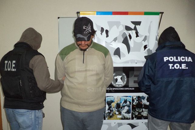 Cayó en Esperanza un evadido acusado de violar a su hija