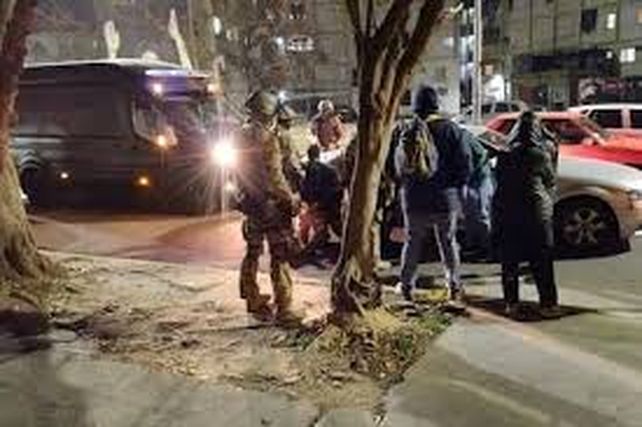 Los dos barras al momento de ser capturados en los Fonavi de zona sur