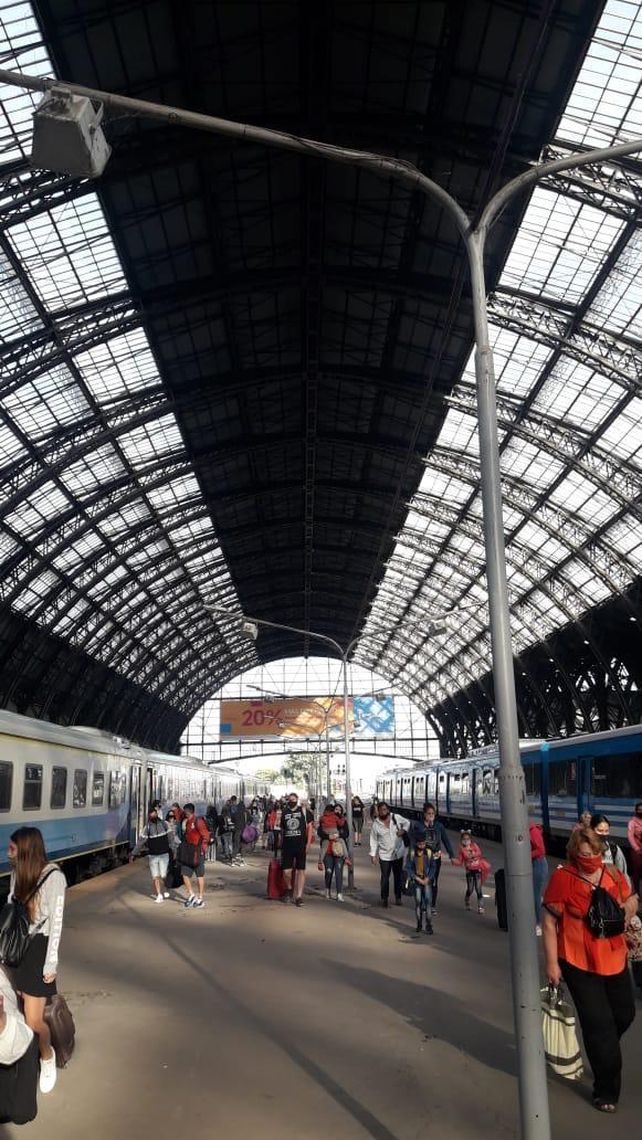 El puntual arribo del tren a Retiro.