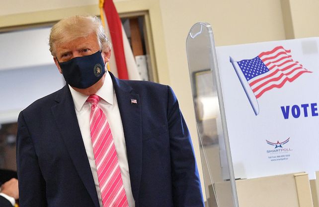 El presidente de Estados Unidos sufragó por anticipado en Florida: Voté por un tipo llamado Trump