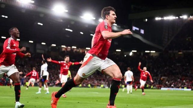 Final de locos en Manchester: El United clasificó tras una ráfaga de goles