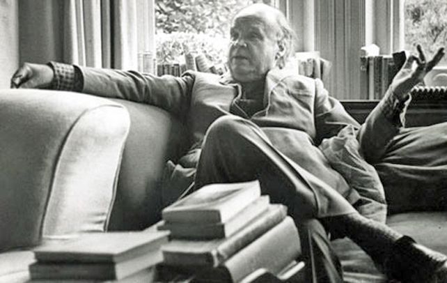 Una nómina singular. El ensayista inglés Cyril Connolly (1903-1974) escribió “Cien libros clave del movimiento moderno”.