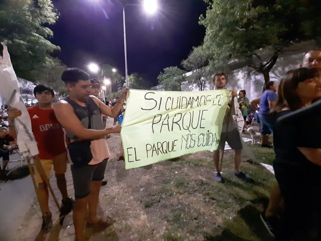 Las protestas se vienen sucediendo desde que supieron que el Parque Sarmiento era el lugar elegido.