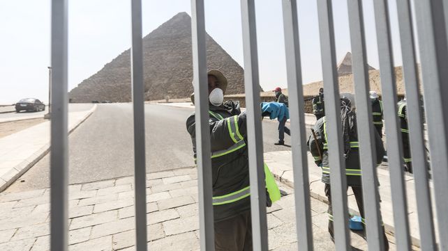 Las pirámides de Giza están siendo desinfectadas por el coronavirus