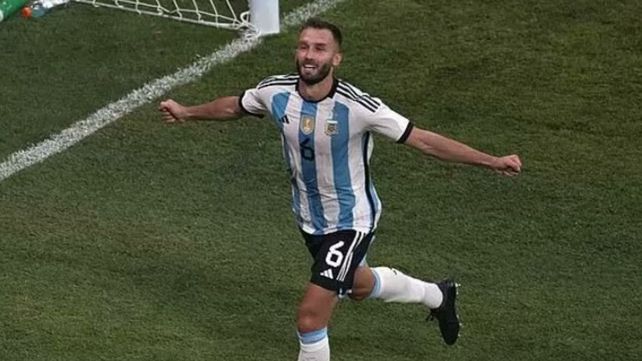 Germán Pezzella anotó uno de los goles con los que Argentina venció a Australia.