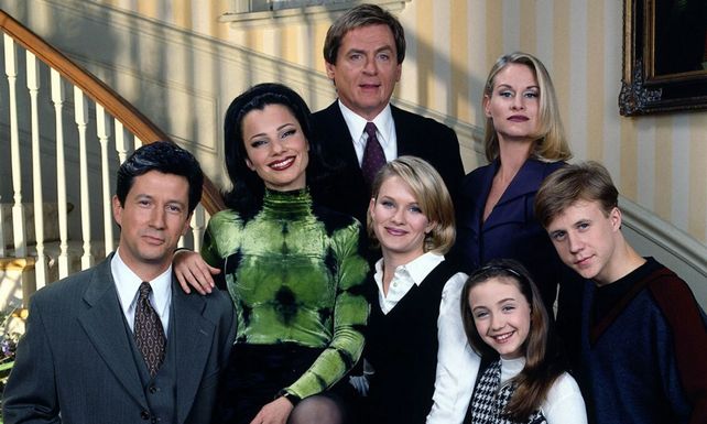 Elenco de La Niñera leyó capítulo piloto de la serie on line