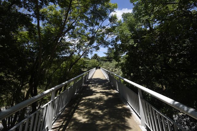 Por los robos, piden que se clausure el puente peatonal del parque Urquiza