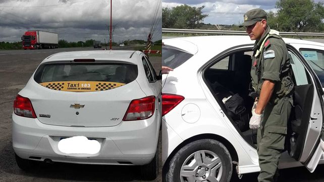 El taxi detenido y requisado en Zárate.&nbsp;