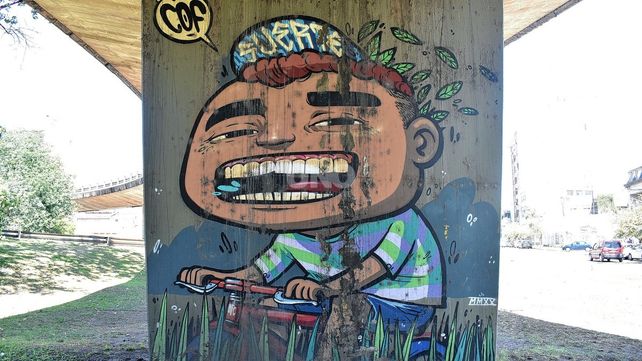 Postales urbanas: grafitis en el Puente Oroño