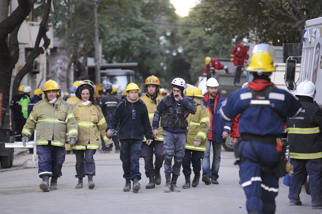 Rescataron esta madrugada dos cuerpos más y el número de víctimas llegó a 17