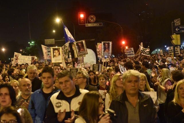 Una multitud caminó el 25 de agosto por la ciudad clamando por justicia y seguridad.