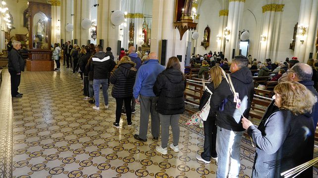 Fieles rosarinos celebran San Cayetano y renuevan su pedido de pan y trabajo