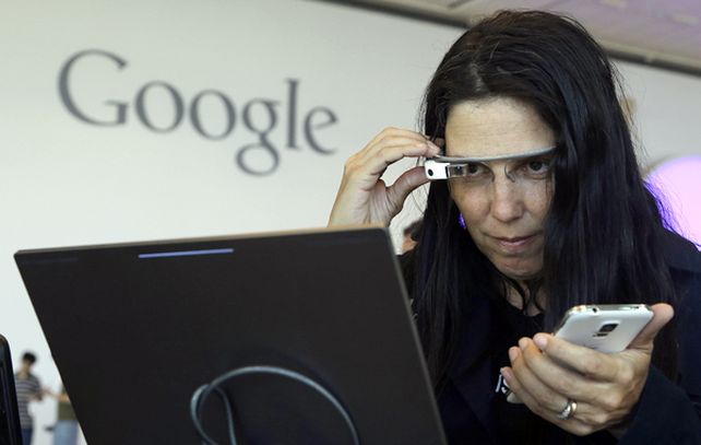 Los Google Glass están a la venta en el Reino Unido a un precio de 1.000 libras (unos 1.700 dólares).