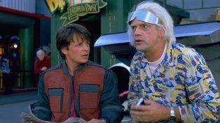 Durante la secuela de Volver al Futuro, Marty McFly viaja al 2015 y encuentra varias tecnologías inexistentes en la década de los 80.