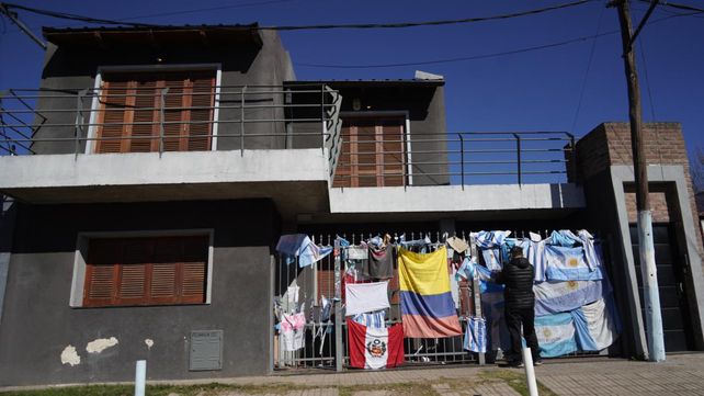 Fotogalería de La Capital: el homenaje de Rosario a Jorge Messi en La Bajada