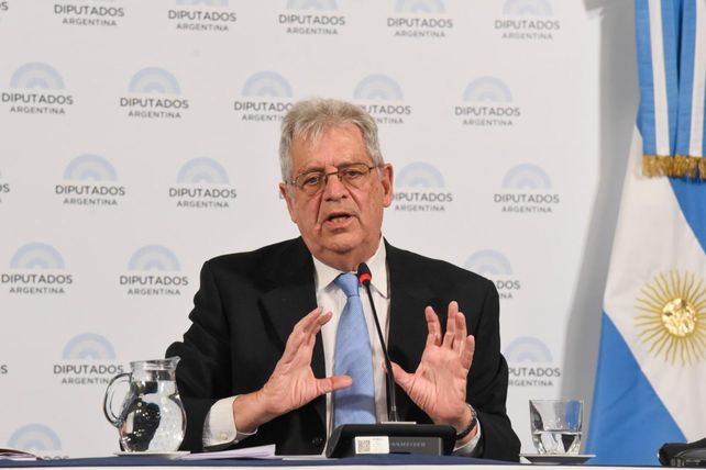 El viceministro de Economía defendió la meta de inflación.