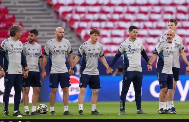 El Gringo Heinze buscará ganar con el Arsenal la codiciada Champions League.