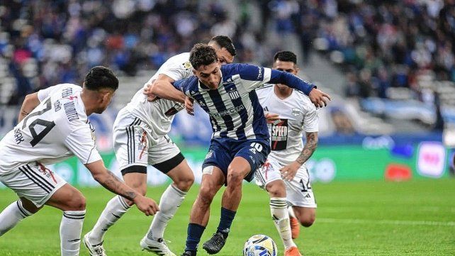 Talleres perdió con Deportivo Riestra y se mantiene en zona de descenso. Talleres perdió con Deportivo Riestra y se mantiene en zona de descenso.