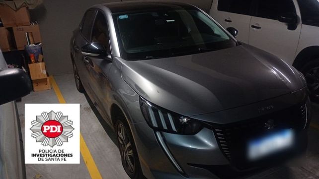 Vendían por internet un auto robado y fueron detenidos en una entrega controlada en Rosario