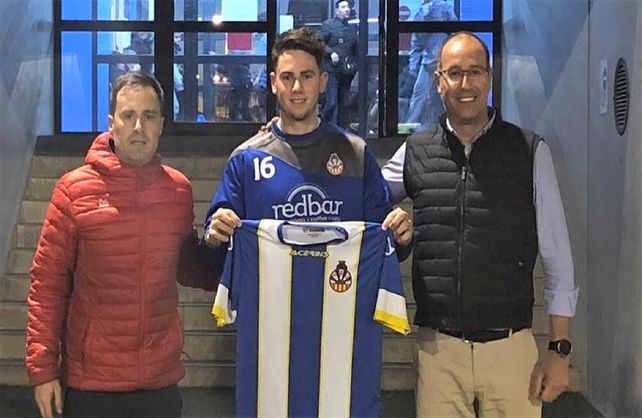 Zin milita en un equipo local de Barcelona.