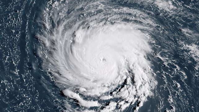 Una imagen satelital muestra al amenazante huracán Florence.