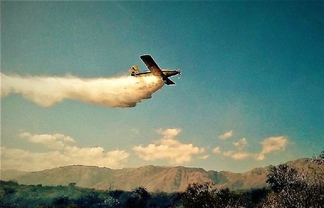 Evacuaciones masivas en Cosquín por los incendios en las sierras