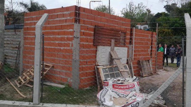 Demolieron una casa construida sin autorización en un terreno fiscal municipal