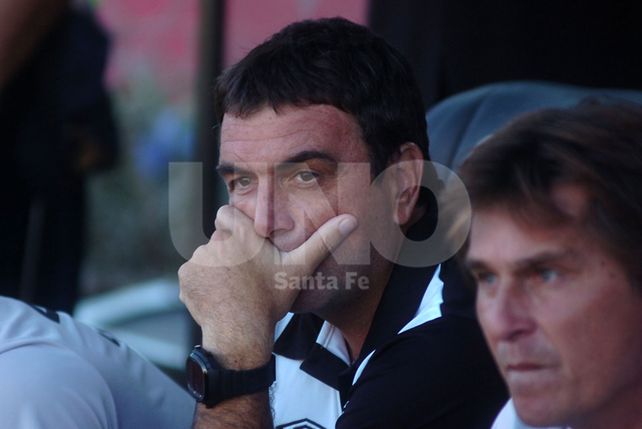 Crítico. Colón atraviesa una situación límite a una fecha del final del torneo y