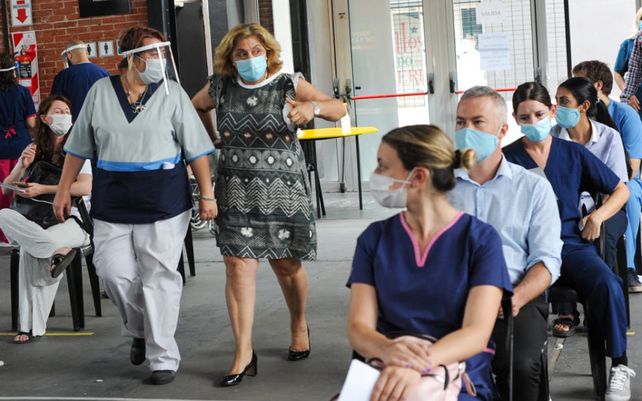 La idea de la ministra de Salud Sonia Martorano es que el 1º de marzo comience el operativo para los mayores de 80 años