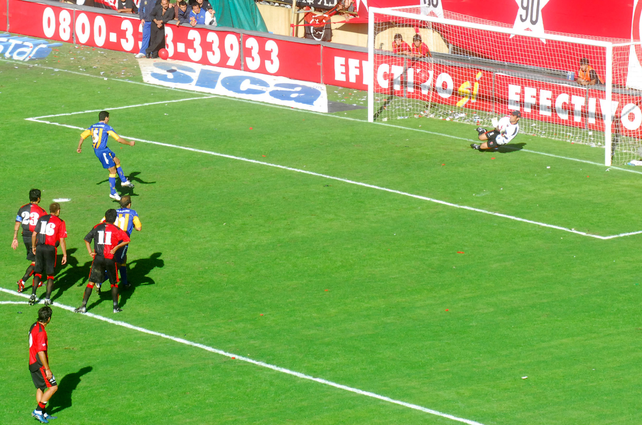 El Kily González erró dos penales seguidos en 2007: Newells y Gimnasia de Jujuy.