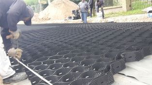 Avanza la colocación de geoceldas en La Costa