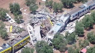 Un choque de trenes dejó 27 muertos y 50 heridos en el sur de Italia