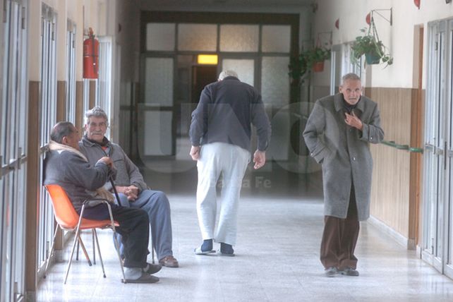 Maltrato: consejos para elegir personal apto al cuidado de un adulto mayor