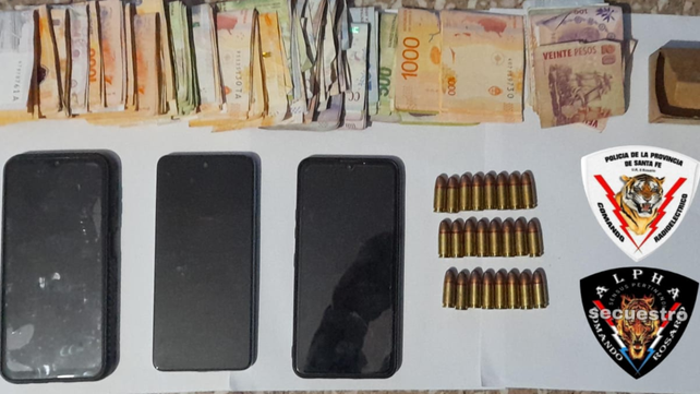 Celulares, balas calibre 9 milímetros y dinero en efectivo, los elementos secuestrados en el procedimiento realizado en Cosquín al 2900.