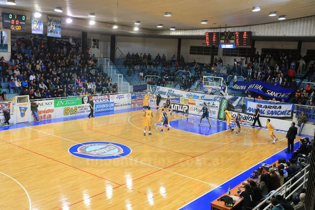 El Negro volvió con todo a la élite del básquet