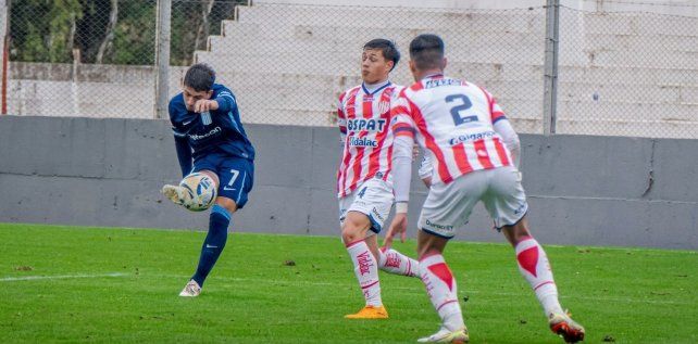 A la Reserva de Unión se le escapó el triunfo en el final ante Racing en el 15 de Abril