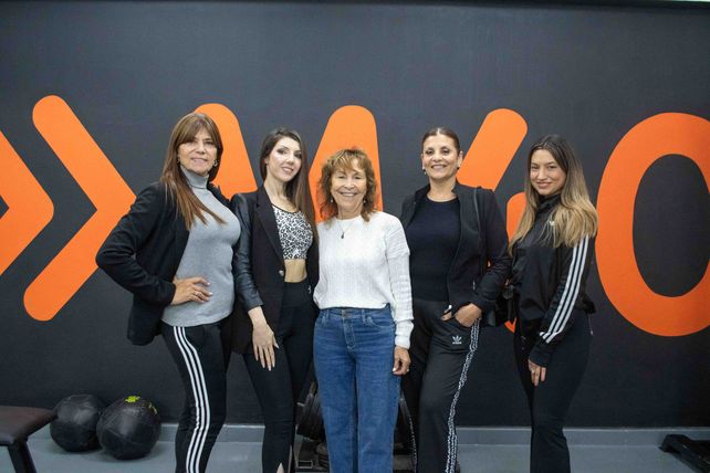 Silvana Gago, Noelia Castellano,  Mirta Bachiochi, Lili Buzzi y Camila Aranda  