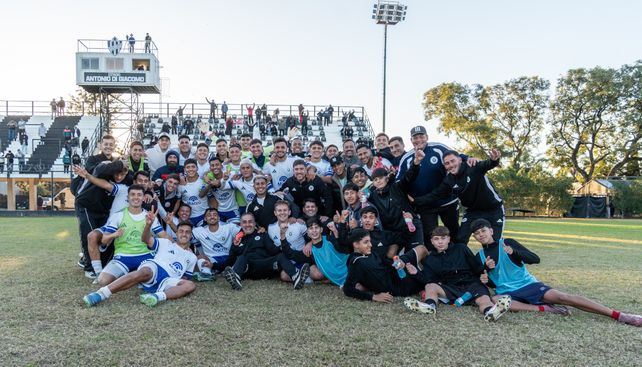 Primera C. Todo es alegría para el plantel de Leones FC tras la importante victoria ante Lamadrid