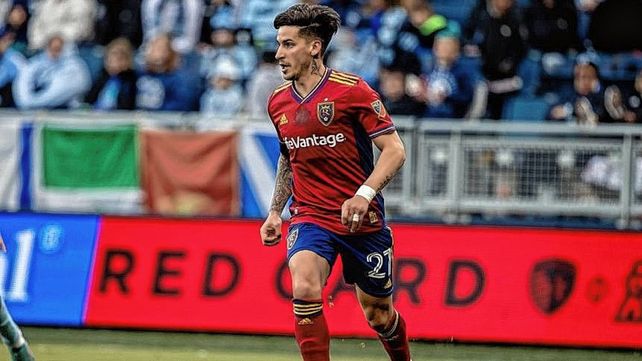 Vélez anunció la incorporación de Jonathan Menéndez