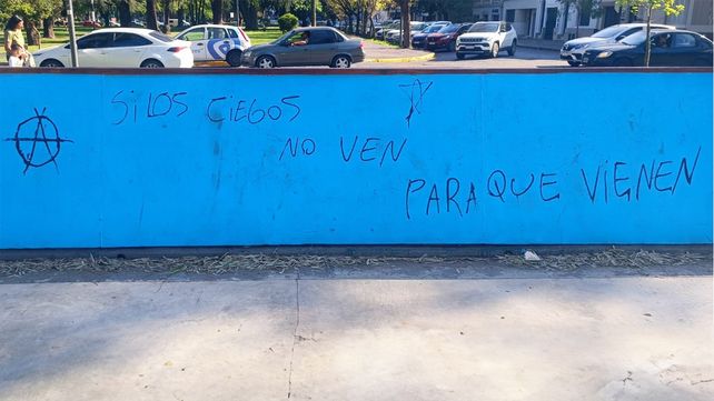 La pintada discriminatoria en la Cancha de la Inclusión.&nbsp;