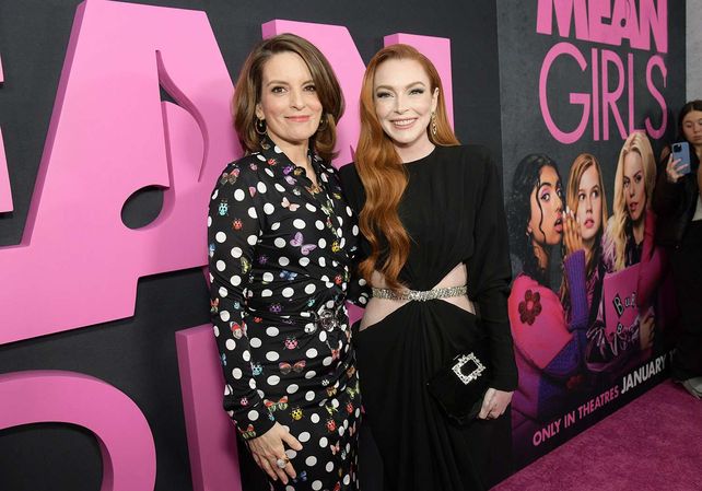 Tina Fey Lindsay Lohan en el estreno de la película en Los Angeles.