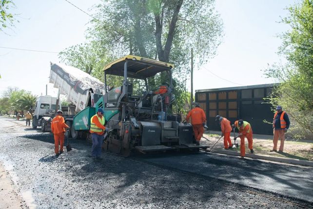 Las últimas obras de asfaltado que se realizaron el barrio Villa Adriana.